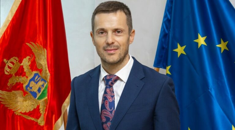 Mujović: Energetski subjekti da kažu na šta troše novac