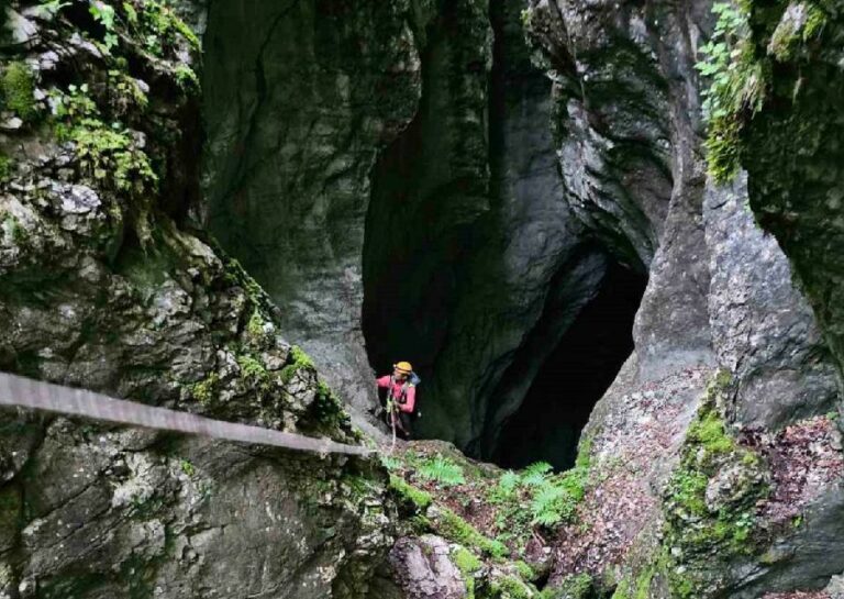 GORSKA SLUŽBA SPAŠAVANjA: Stranac pao u kanjon u dolini Grebaje