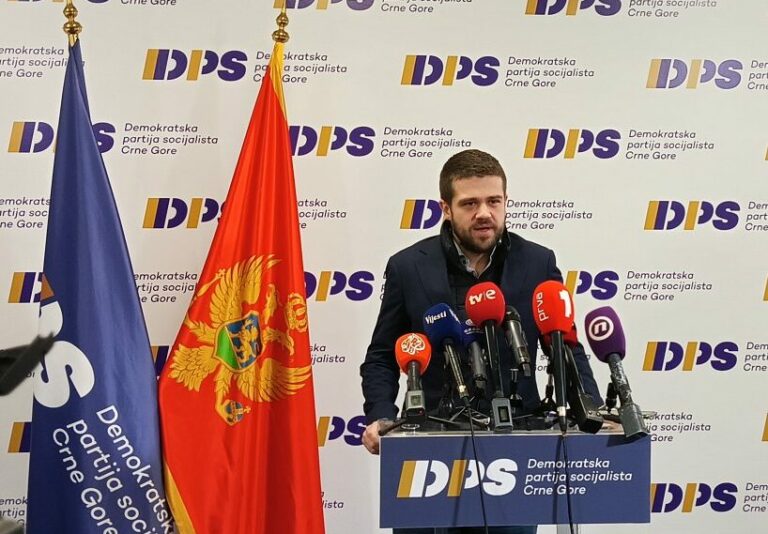 Nikolić: Kleronacionalistima Dragašu i Dragoviću građanske i evropske partije poput DPS i ne mogu biti prihvatljive