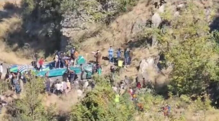 Indija: Autobus se survao niz liticu, stradalo 36 osoba