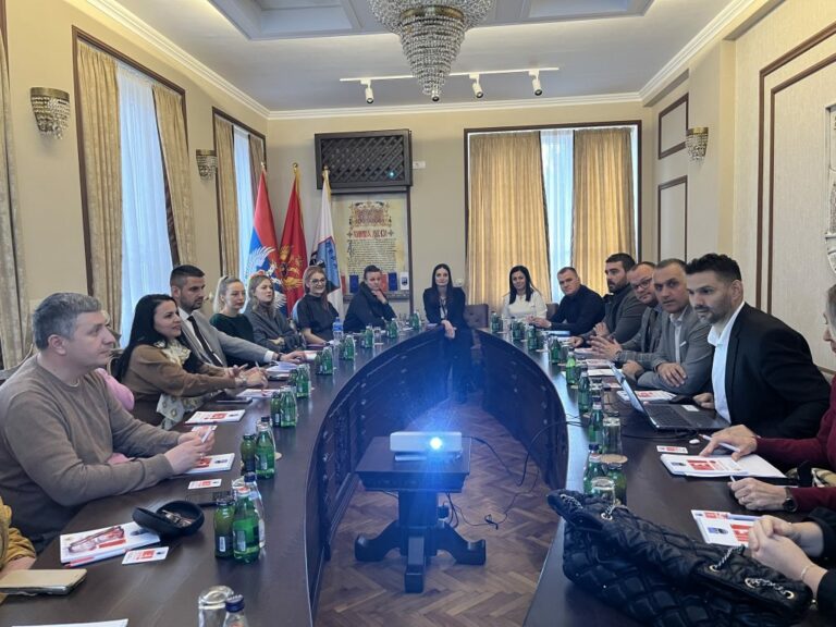 Održan okrugli sto: “NE ĆUTI! PRIJAVI. UZ TEBE SMO”