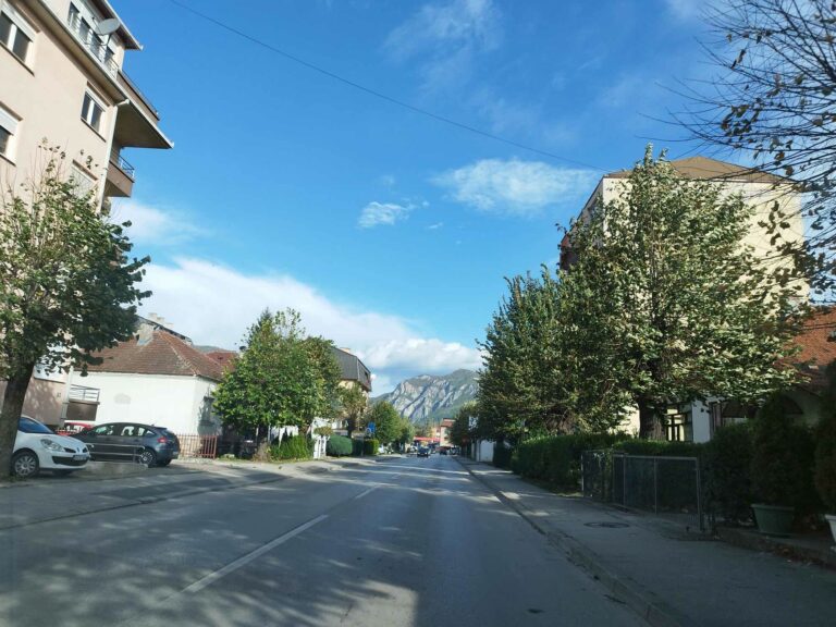 Putevi suvi, mogući sitniji odroni