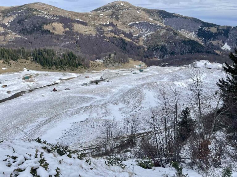 Na sjeveru slab snijeg, kiša moguća na primorju