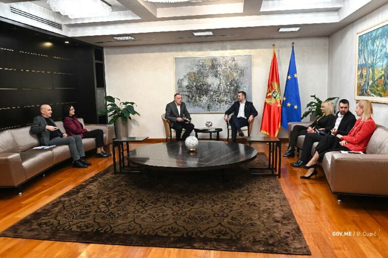 Spajić: Podržavamo zahtjeve Sindikata prosvjete