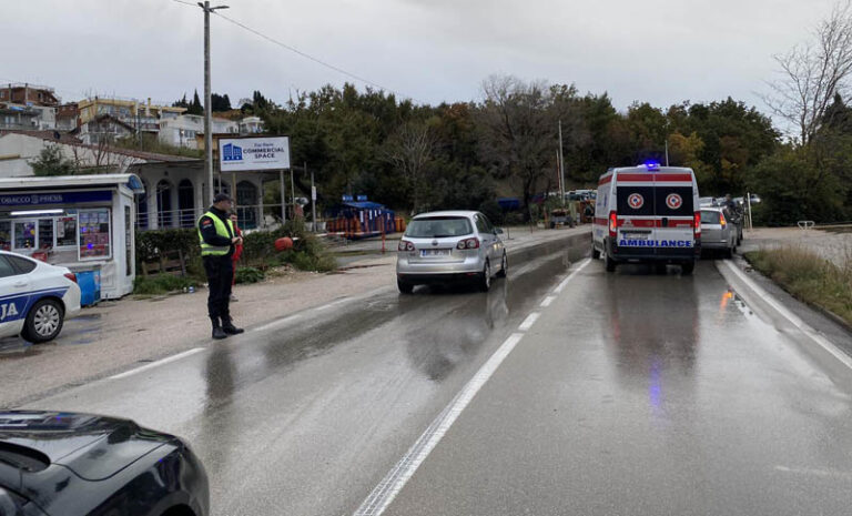 Bar: Troje povrijeđenih u saobraćajnoj nezgodi u Brci