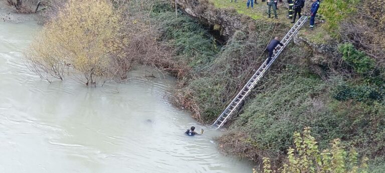 Podgorica: Automobil sletio u Moraču, iz rijeke izvučena dva tijela