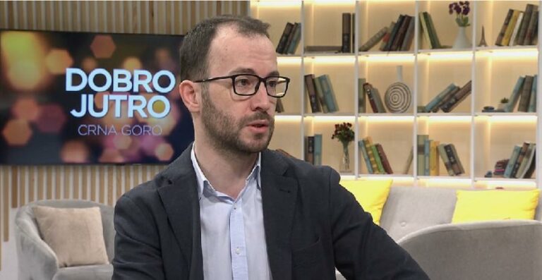 SOŠIĆ: Oko 40 odsto funkcionera u javnim preduzećima krije ugovore