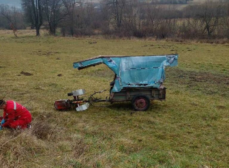 PETNJIK; Prevrnuo se motokultivator: Poginuo Beranac