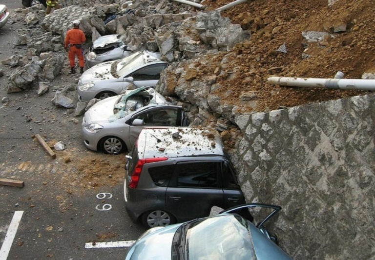 (VIDEO) Katastrofa u Japanu: Novi snažan zemljotres pogodio ostrvo, srušeno 30 zgrada