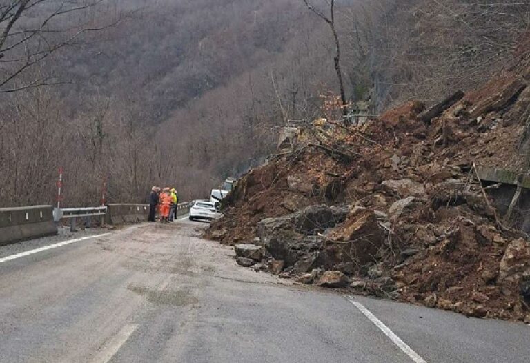 AMSCG: Zbog odrona obustavljen saobraćaj na putu Kolašin – Podgorica