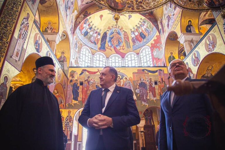 Predsjednik RS Milorad Dodik posjetio Saborni hram u Podgorici