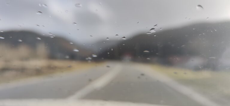 AMSCG: Putevi mokri i klizavi