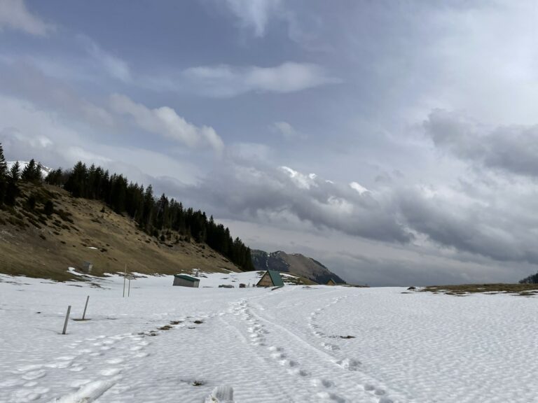 Promjenljivo oblačno, moguća i kiša