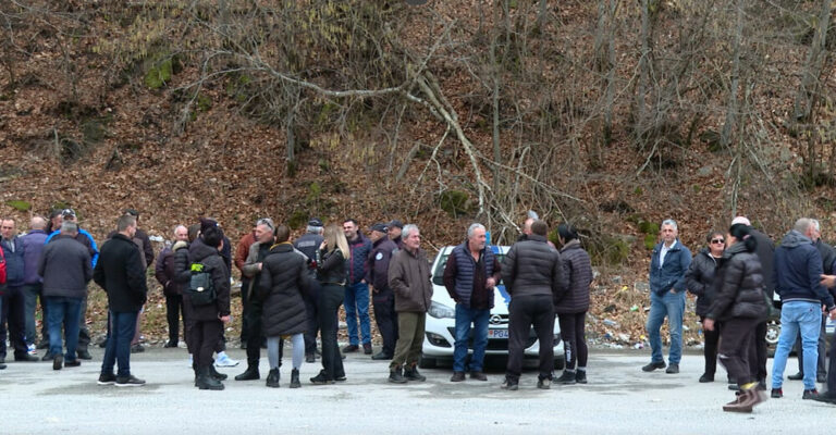 Mještani blokirali put preko Trešnjevika, traže njegovu obnovu