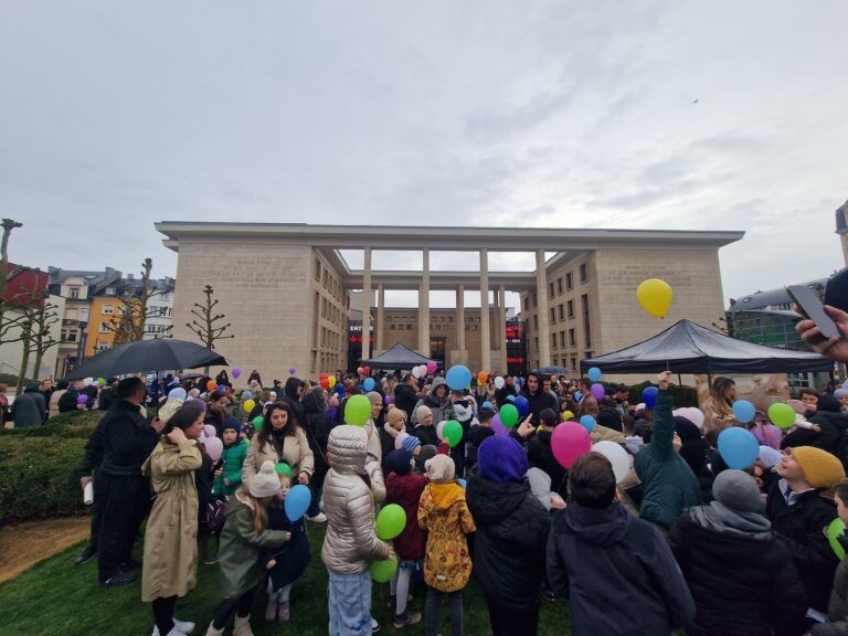 Svečano obilježen početak Ramazana u Luksemburgu: Baloni u nebo kao simbol nade za mir i blagostanje