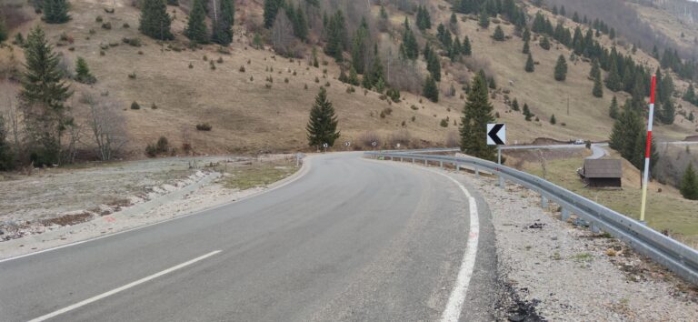 Saobraća se bez vanrednih ograničenja, mogući sitniji odroni