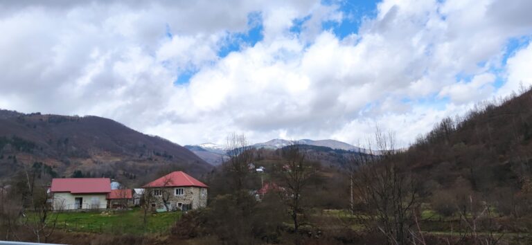 Oblačno, povremeno kiša