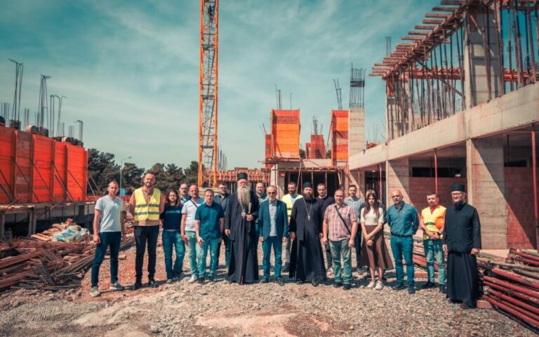 Mitropolit Joanikije obišao radove na crkvi i Gimnaziji Svetog Save u Podgorici