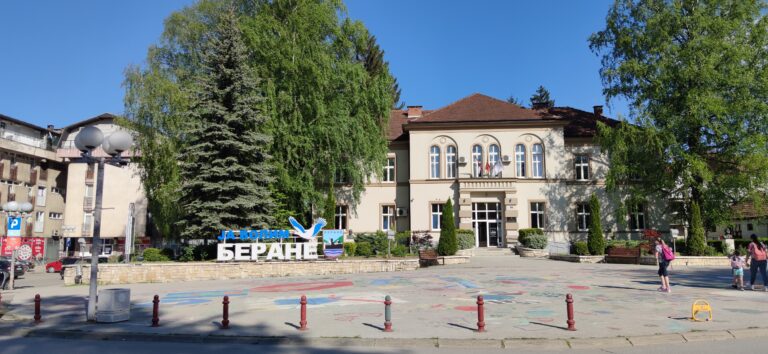 DEMOKRATE: Koalicioni partneri u Beranama da pristupe realizaciji dogovora o rotaciji na polovini mandata