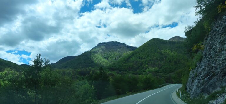 Saobraća se nesmetano, oprezno voziti i poštovati saobraćajna pravila
