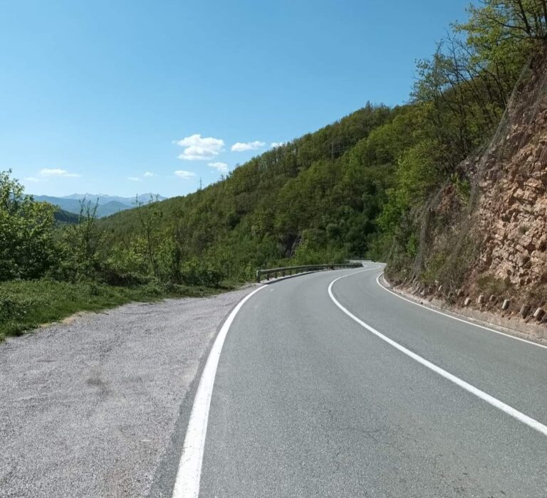 Stanje na putevima: Na ovim dionicama su povremene obustave saobraćaja