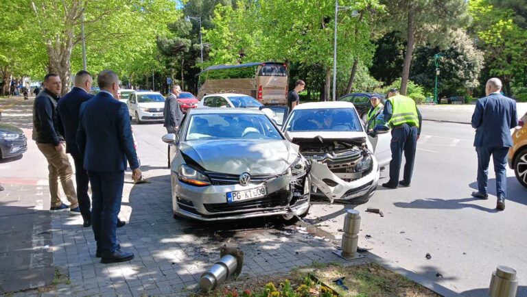 Udes ispred Skupštine, povrijeđena jedna osoba