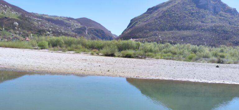 Pretežno sunčano, tokom noći naoblačenje