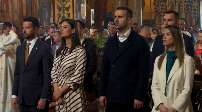 Milatović i Spajić prisustvovali Vaskršnjoj liturgiji u Podgorici