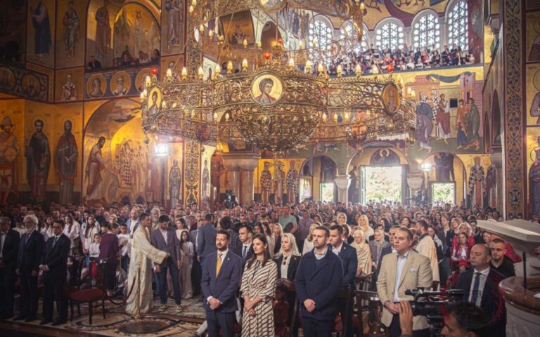 (VIDEO/FOTO) Mitropolit Joanikije na Vaskrs bogoslužio u Sabornom hramu Hristovog Vaskrsenja u Podgorici