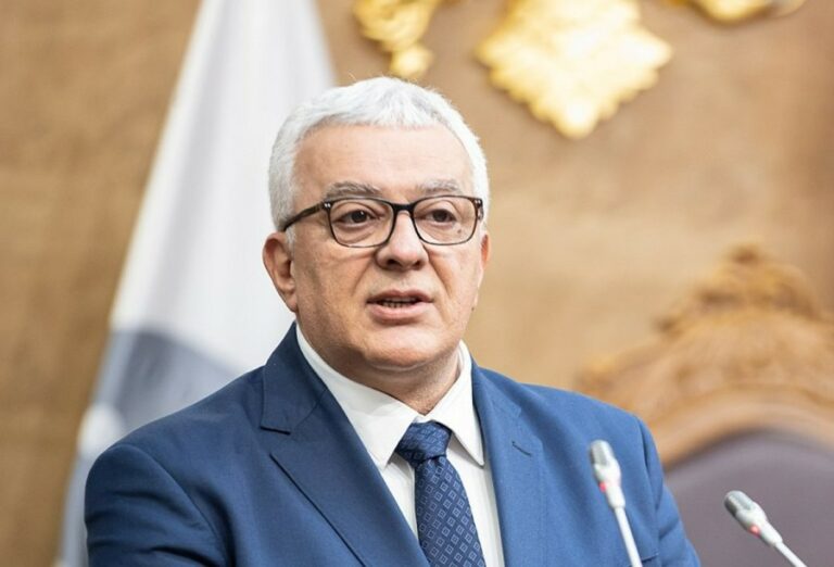 MANDIĆ: Za život Fica mole se i građani Crne Gore