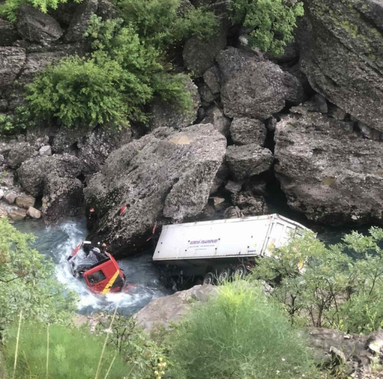 Kamion sletio s puta u Dromiri