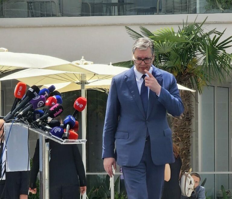 Vučić: Spremili su nam u Njujorku perfidan trik – ko neće da se bori bolje da ne ide