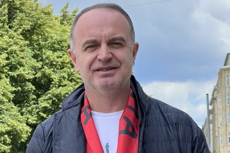 Đeljošaj bodrio Albaniju u Njemačkoj, Dajković ga pita da li je bio dio „antisrpskog hora“ sa tribina