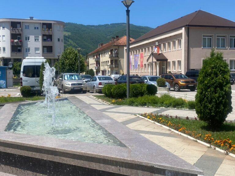 SNP – DEMOKRATE ANDRIJEVICA: DPS političkom korupcijom želi do 16 odbornika