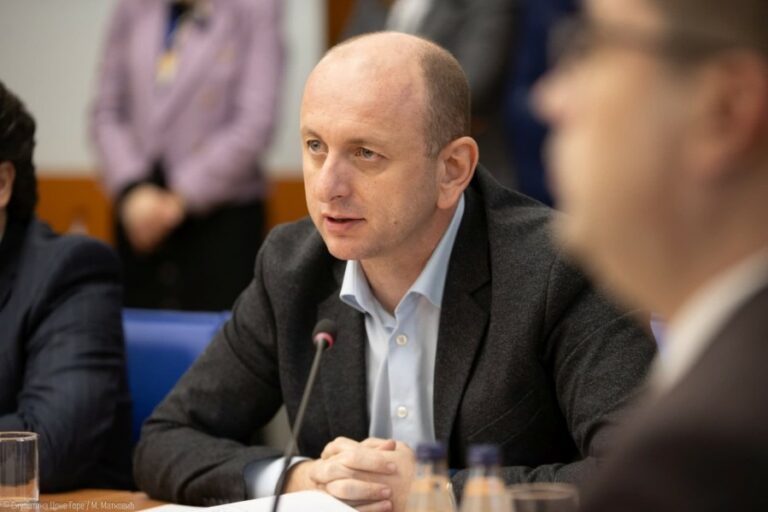 MILAN KNEŽEVIĆ: Milatović pljuje po srpskom narodu, marioneta je Britanske i drugih ambasada