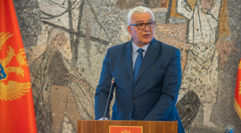 Mandić predložio da poslanici sjutra raspravljaju o Rezoluciji o genocidu u Jasenovcu