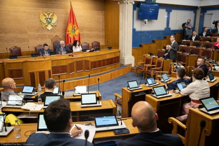 Poslanici danas ponovo o zakonima koje je Milatović vratio