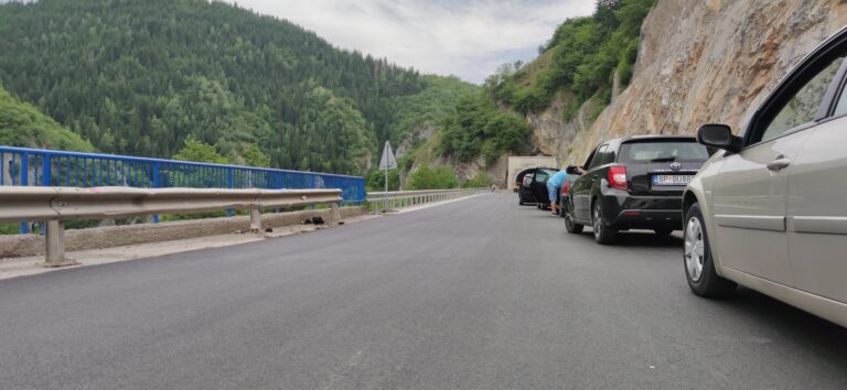 Povoljni uslovi za vožnju: Na više dionica zbog radova povremene obustave saobraćaja