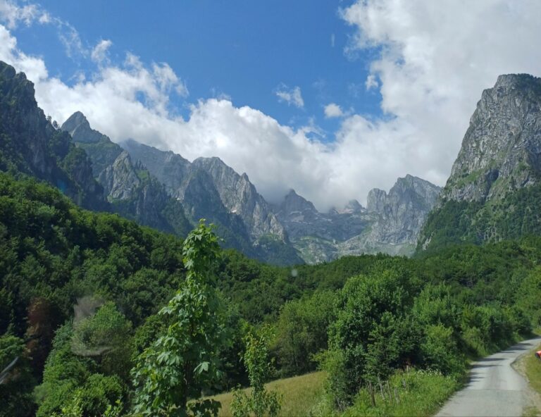Promjenljivo oblačno sa sunčanim periodima