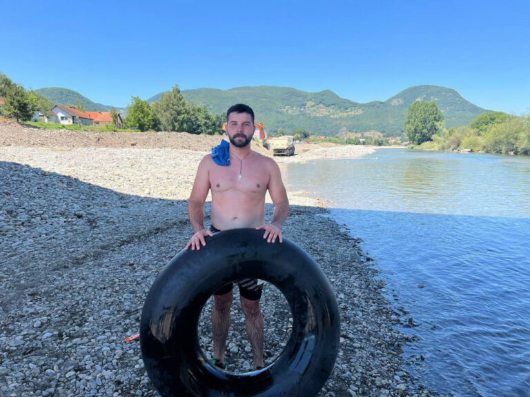 Na rijeci Lim u Beranama održana „Šlaufijada“: Lazar Živković opet prvi prošao kroz cilj