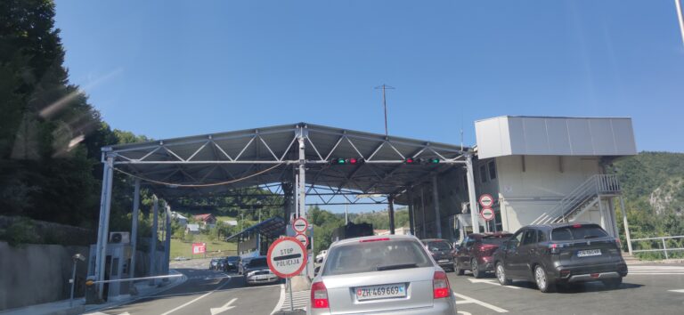 Danas blokada teretnog saobraćaja na granicama