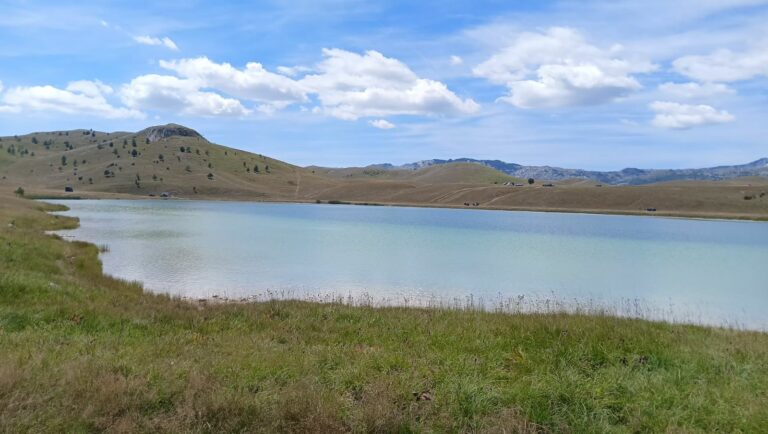 Na sjeveru kiša i grmljavina, na jugu do 37 stepeni