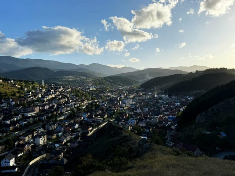 Rožajac ostaje u pritvoru: Prijetio majci, ocu i sestri da će ih polomiti i ubiti