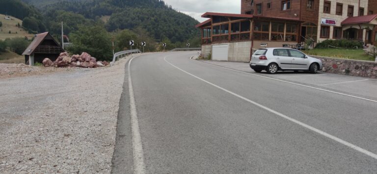 AMSCG: U Crnoj Gori danas se saobraća po uglavnom suvim kolovozima