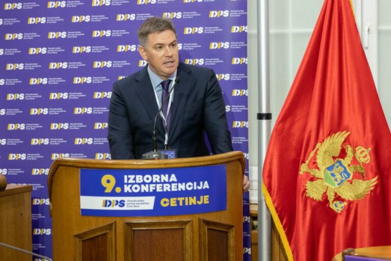 Huter: Joković da podnese ostavku ukoliko je tačno da je Crna Gora ostala bez 2.4 miliona eura iz IPA fondova