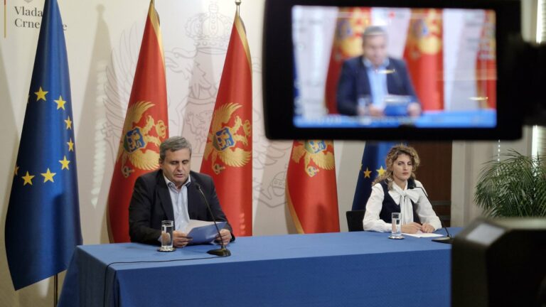 Pogledajte bruto zarade u julu u Ministarstvu prostornog planiranja, ubranizma i državne imovine  