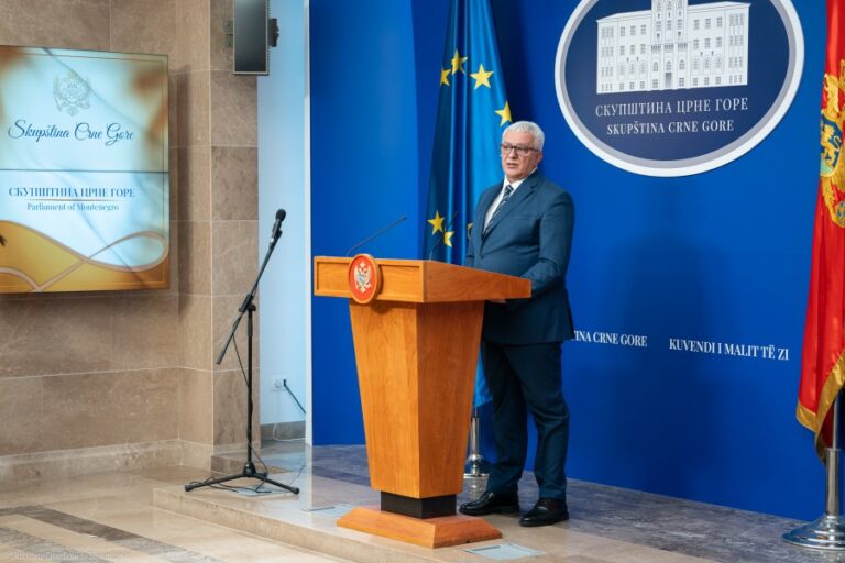 Kabinet Mandića: Oštro demantujemo dezinformacije koje su se pojavile u vezi sa radnom verzijom Zakona o Skupštini