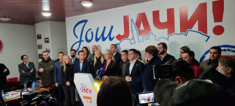 Demokrate DPS-u: Drugima pakovali strane uticaje, pa spakovali sebe