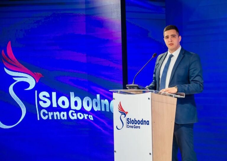 Radević Klikovcu: DPS brani “nezavisnost” od srpske trube, ali ne i od Tompsona?