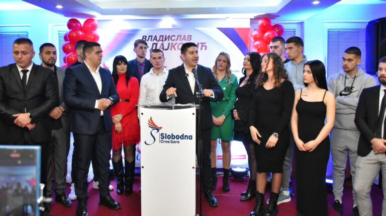 Dajković na završnom skupu: Od nas će zavisiti vlast u Beranama